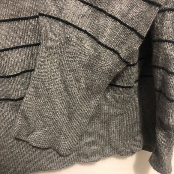 Mossimo Grey & Black Stripped Vneck SZ XXL - Picture 7 of 8